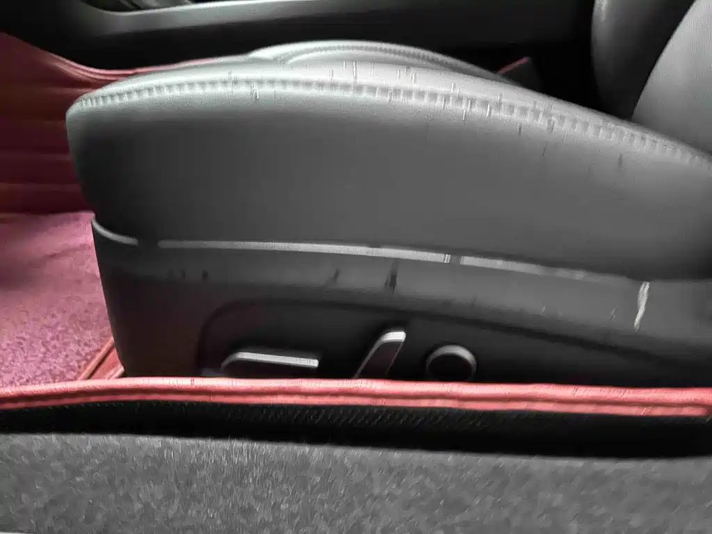 Tesla Model 3 — миниатюра 12