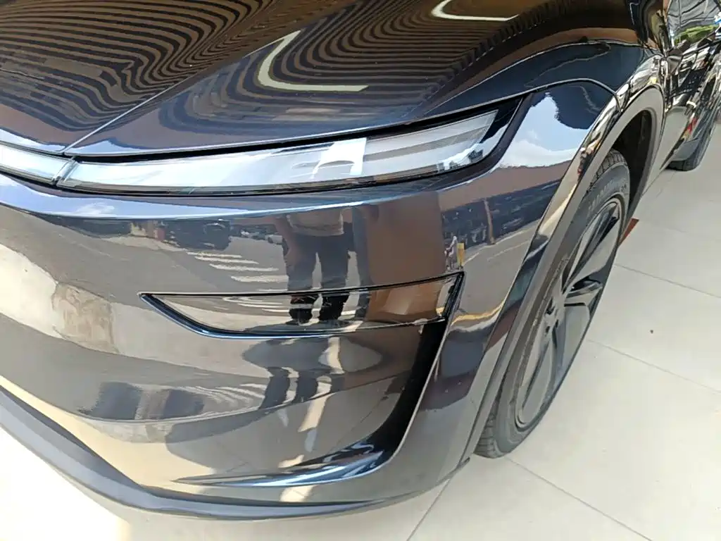 Tesla Model Y — миниатюра 24
