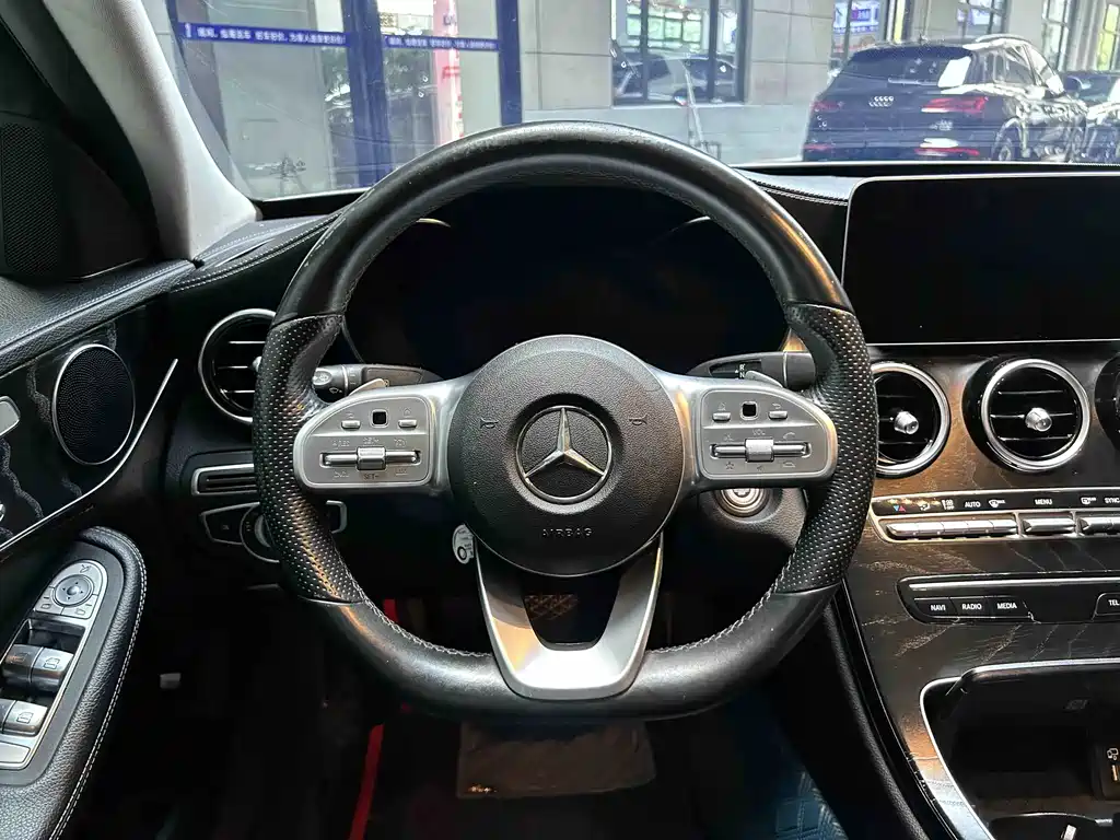 Mercedes-Benz C-Class — миниатюра 18