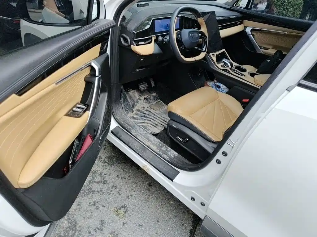 Geely Boyue L — миниатюра 12