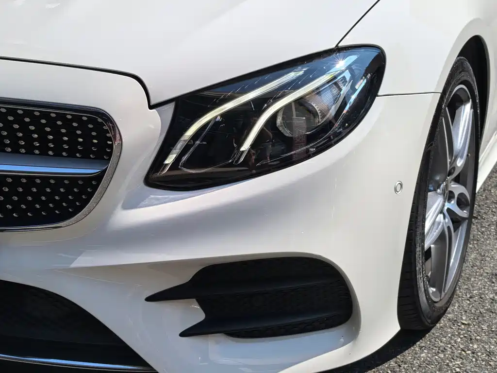 Mercedes-Benz E-Class (Import) — миниатюра 17