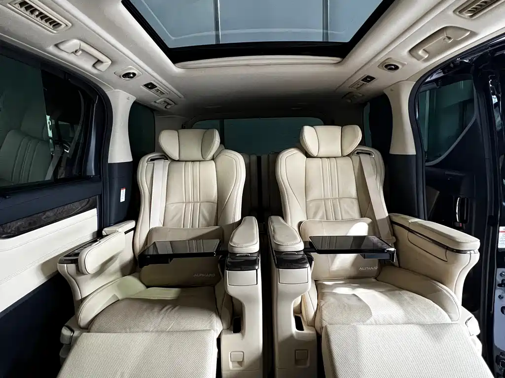 Toyota Vellfire 2021 2.5L HV Luxury