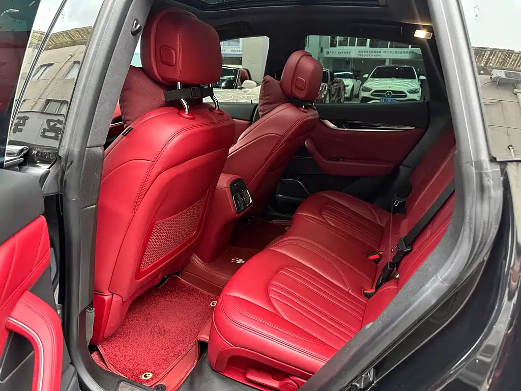 Maserati Levante — миниатюра 4