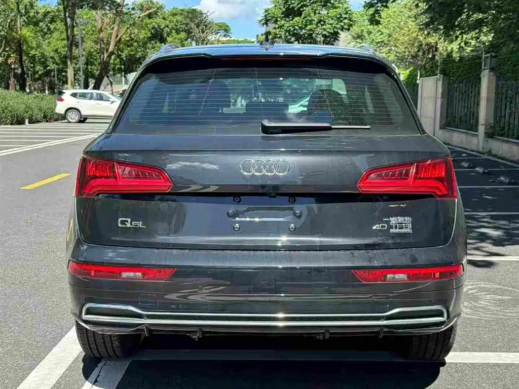 Audi Q5L 2018 40 TFSI Fashion V