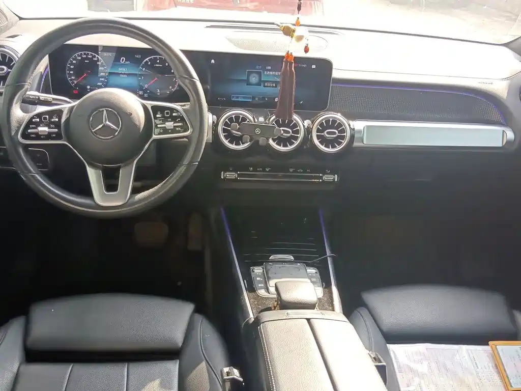 Mercedes-Benz GLB — миниатюра 10