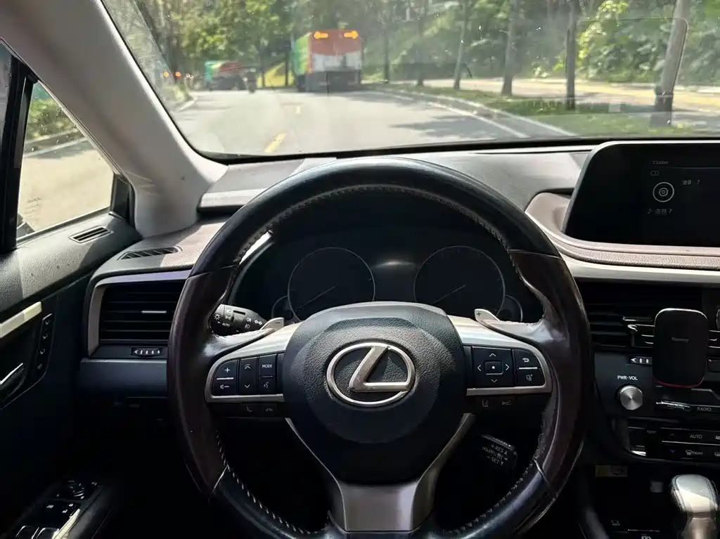 Lexus RX — миниатюра 2