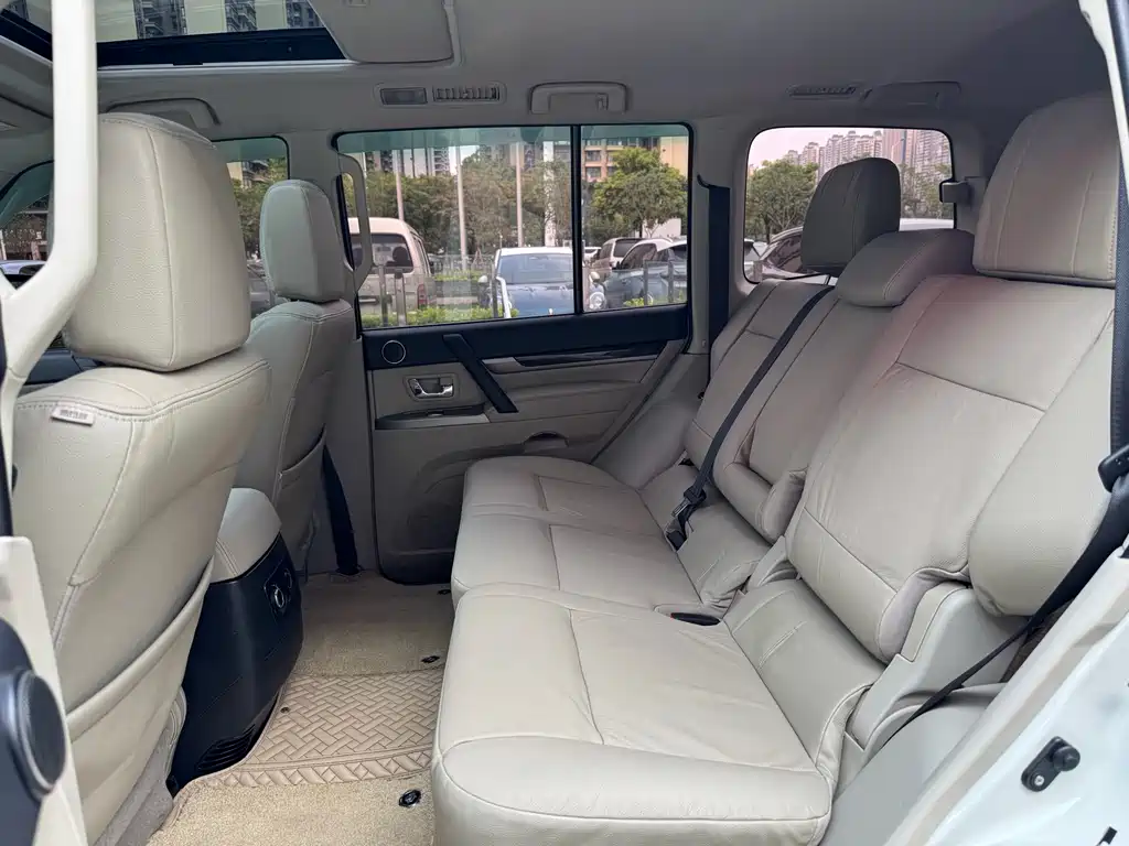 Mitsubishi V97 2019 3.8L AT