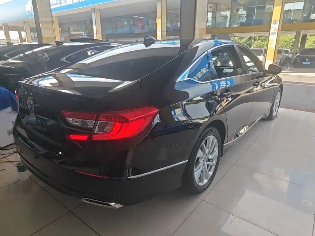 Honda Accord — миниатюра 7
