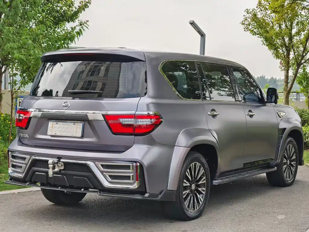 Nissan Patrol — миниатюра 9