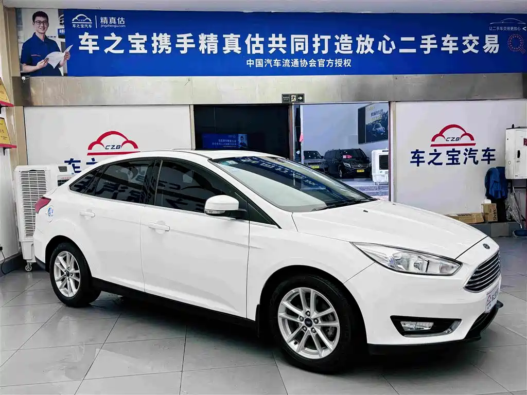 Ford Focus 2018 EcoBoost 180 AT Elite