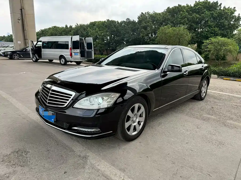 Mercedes-Benz S-Class 2011