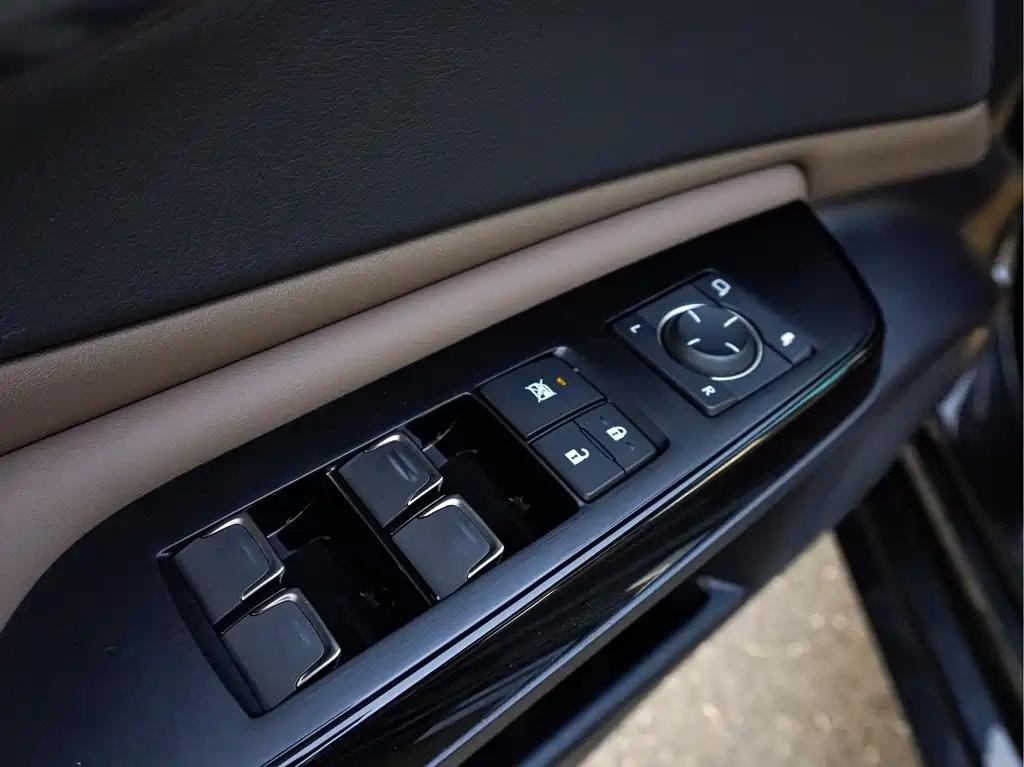 Lexus ES — миниатюра 10