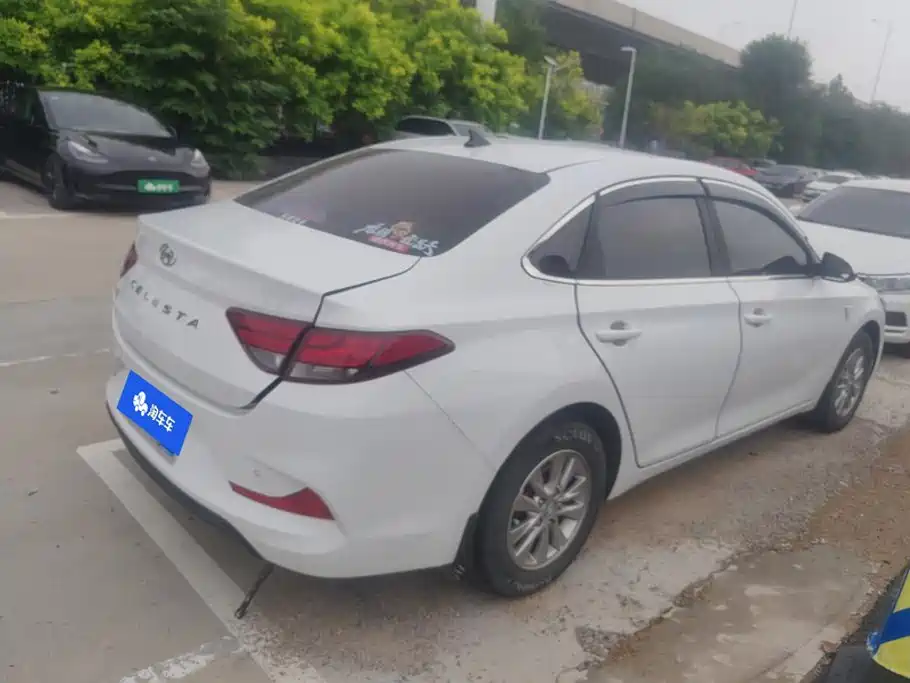 Hyundai Elantra — миниатюра 3