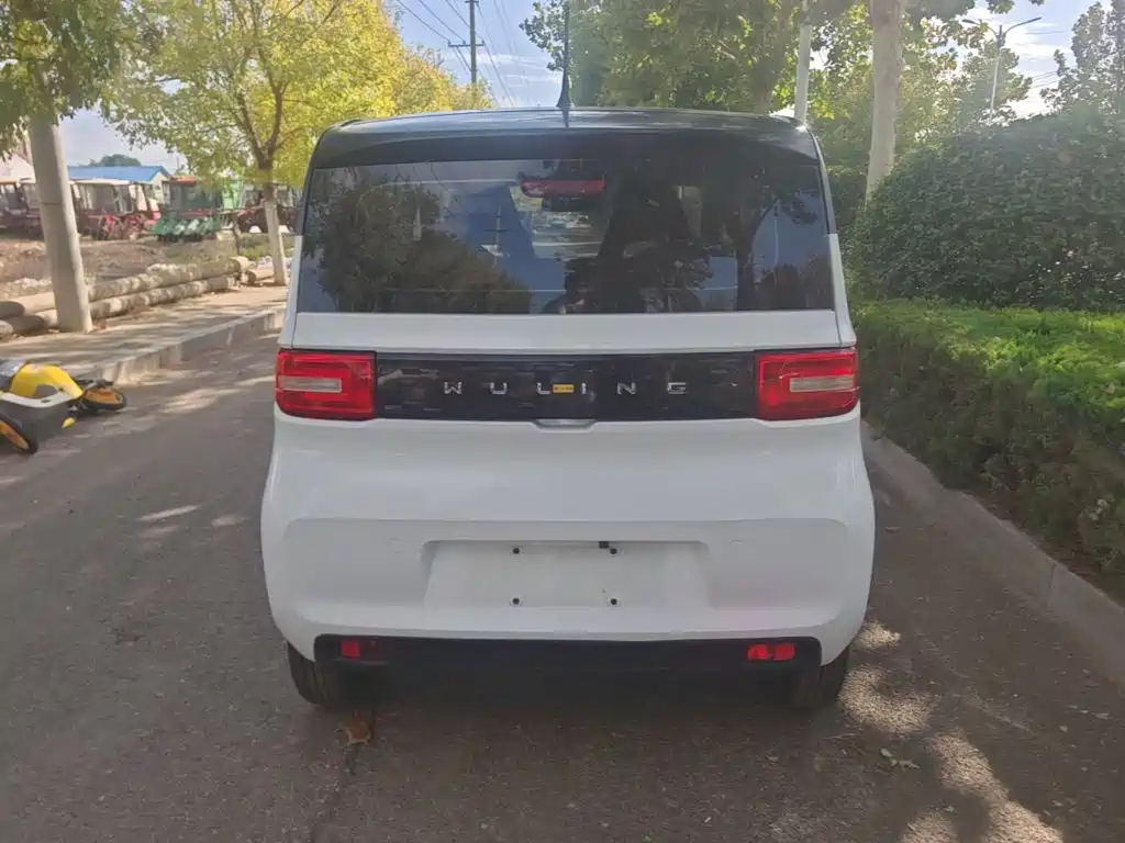 Wuling MINIEV — миниатюра 6