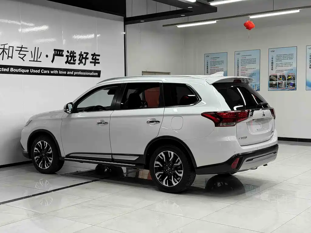 Mitsubishi Outlander 2019 2.4L 5 мест VI