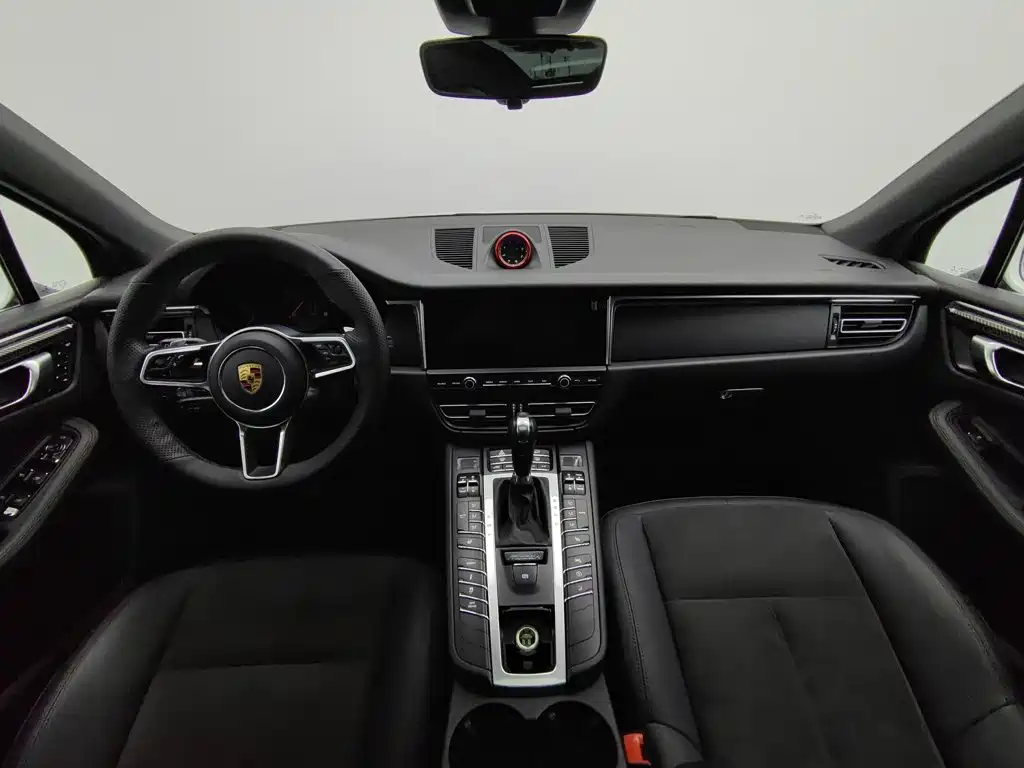 Porsche Macan — миниатюра 5