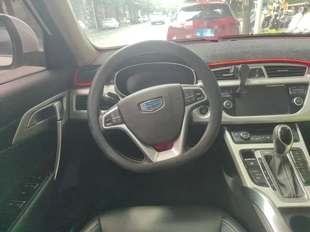 Geely Boyue — миниатюра 13