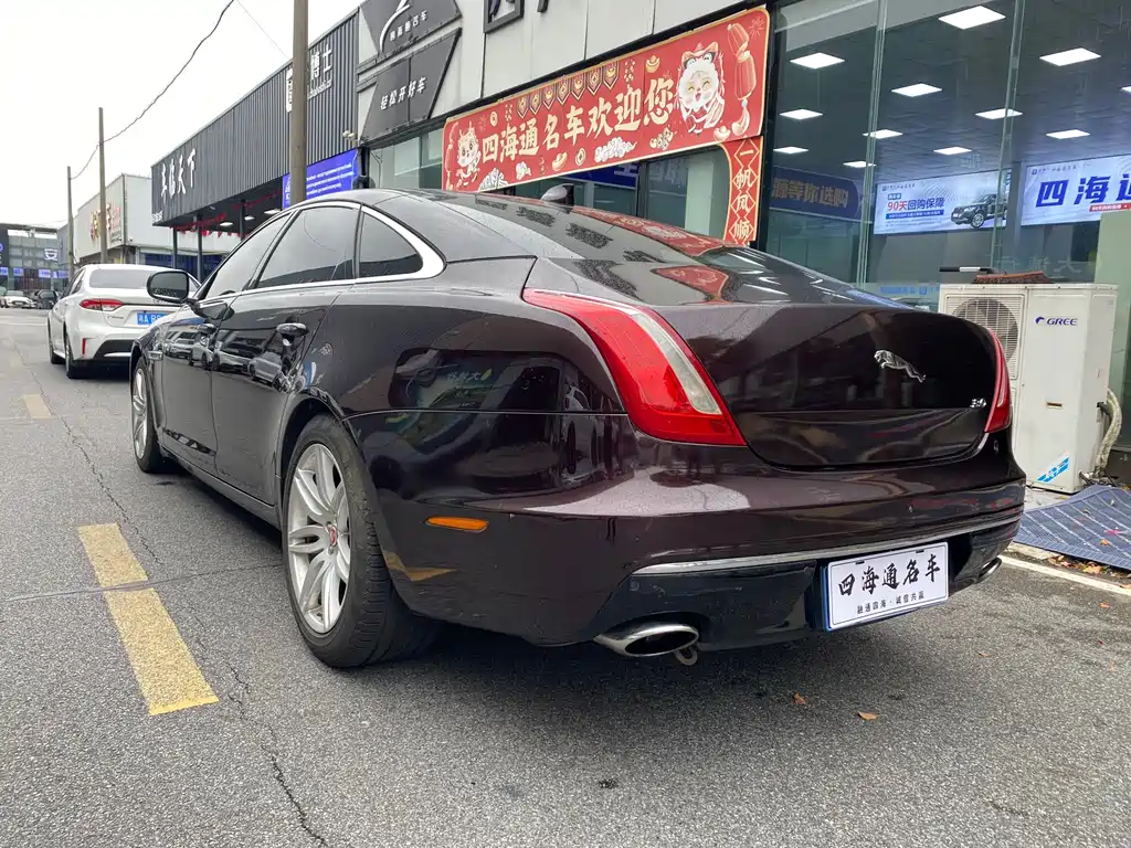 Jaguar XJ — миниатюра 5