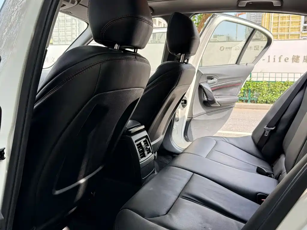 BMW 1 Series (Import) — миниатюра 5