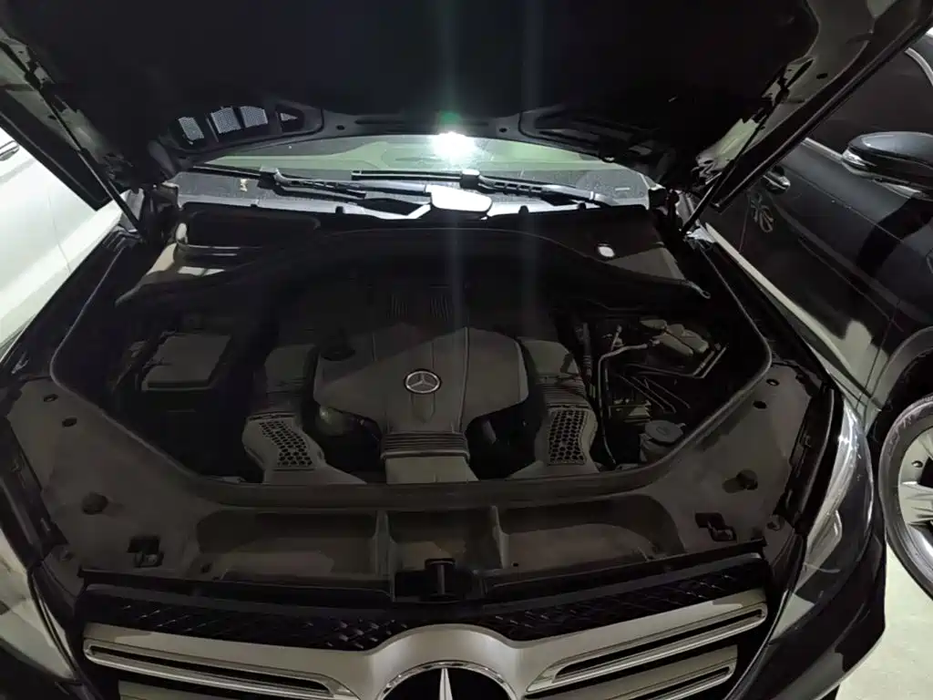 Mercedes-Benz GLE (Import) — миниатюра 22