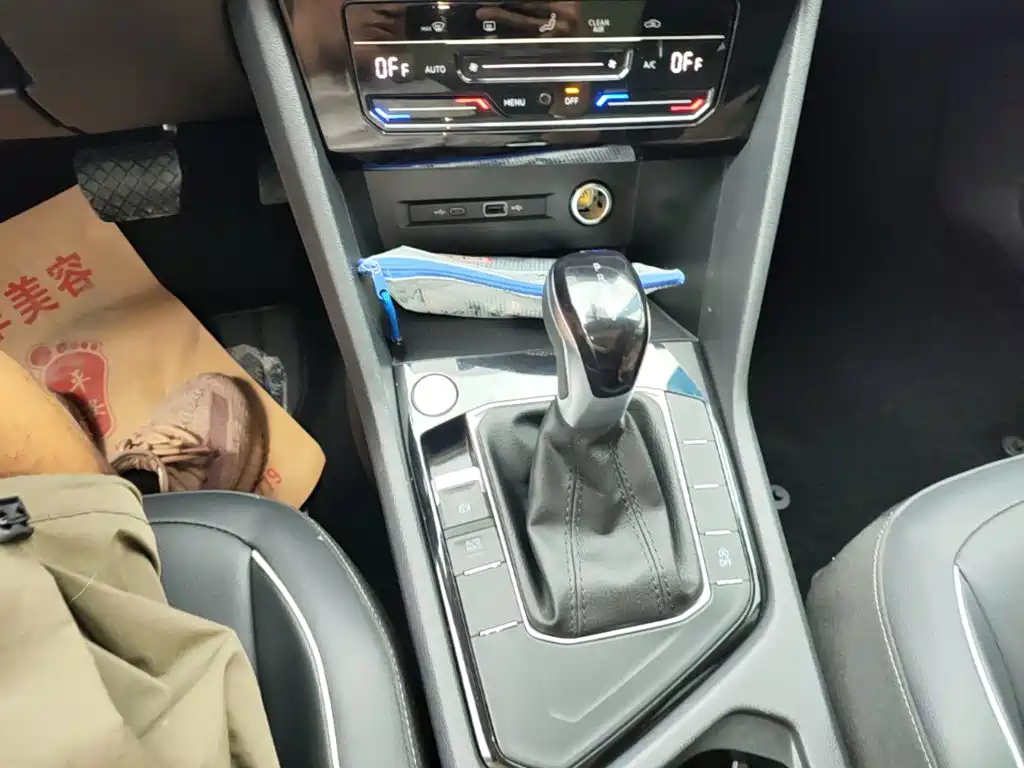 Volkswagen Tiguan L — миниатюра 14