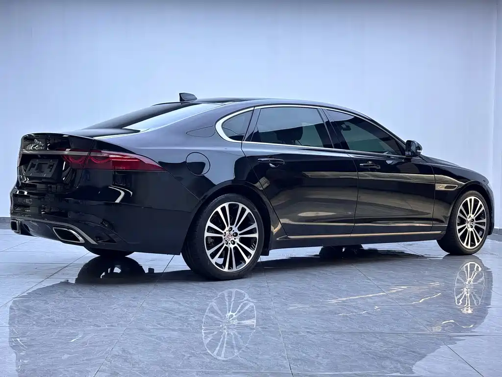 Jaguar XFL — миниатюра 14
