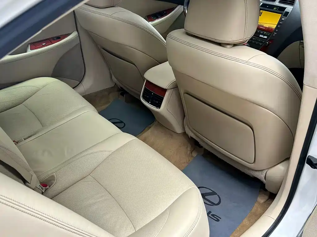 Lexus ES — миниатюра 13