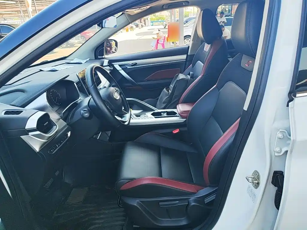 Geely Binyue — миниатюра 15