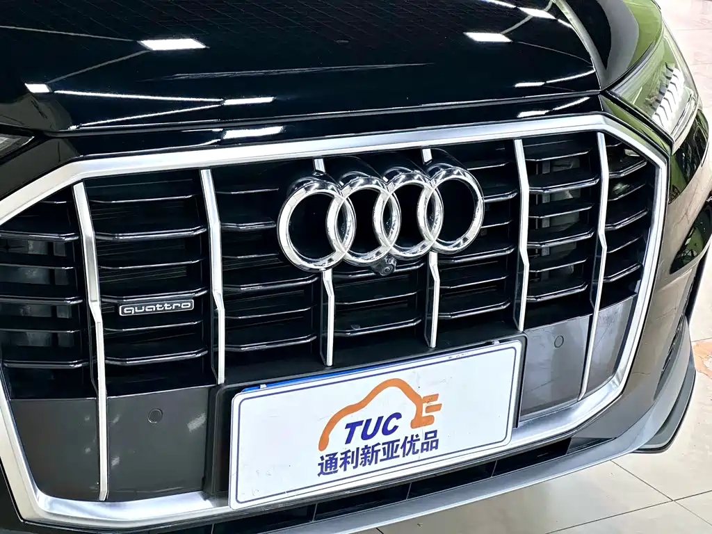 Audi Q7 2023 45 TFSI quattro S line Sport