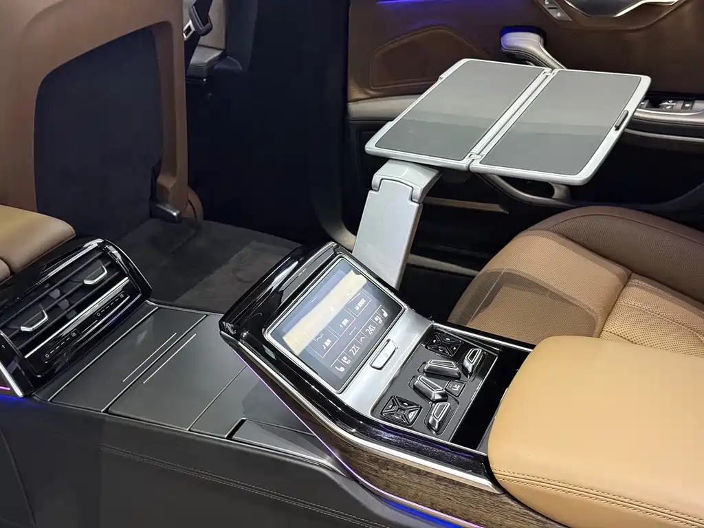 Audi A8 — миниатюра 11