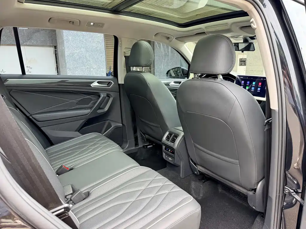 Volkswagen Tiguan L — миниатюра 11
