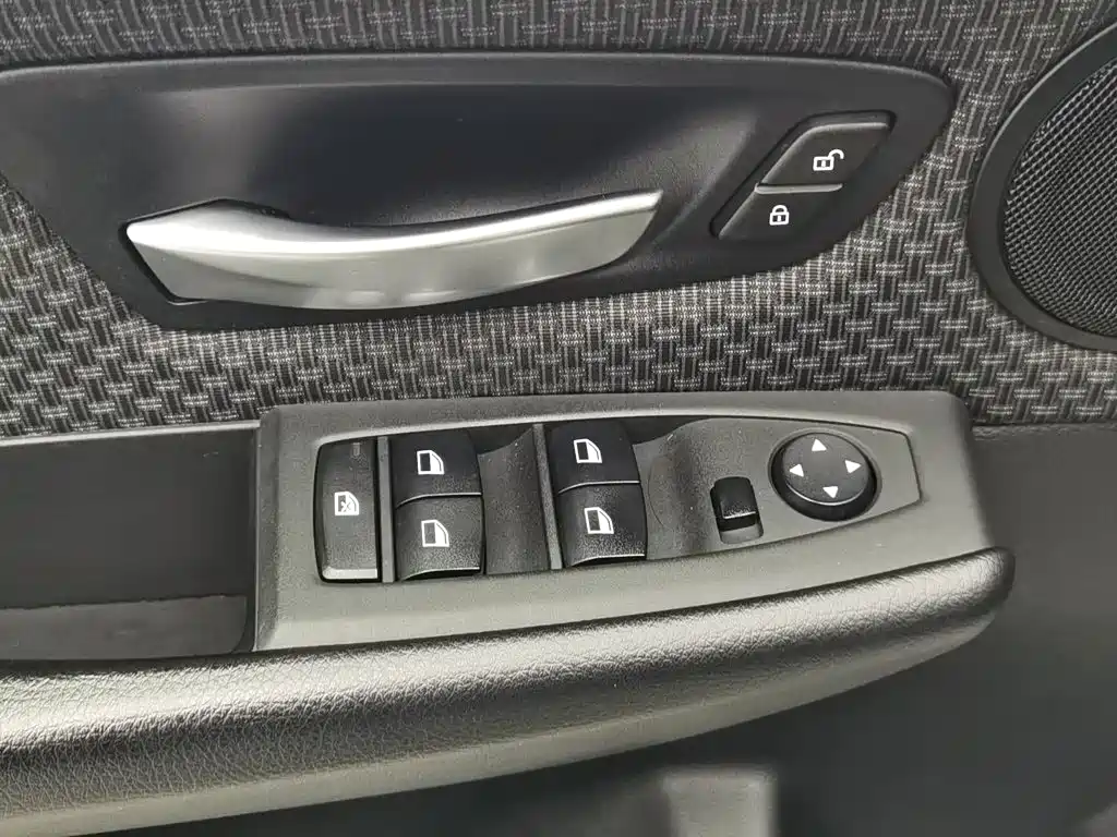 BMW 2 Series Active Tourer — миниатюра 9