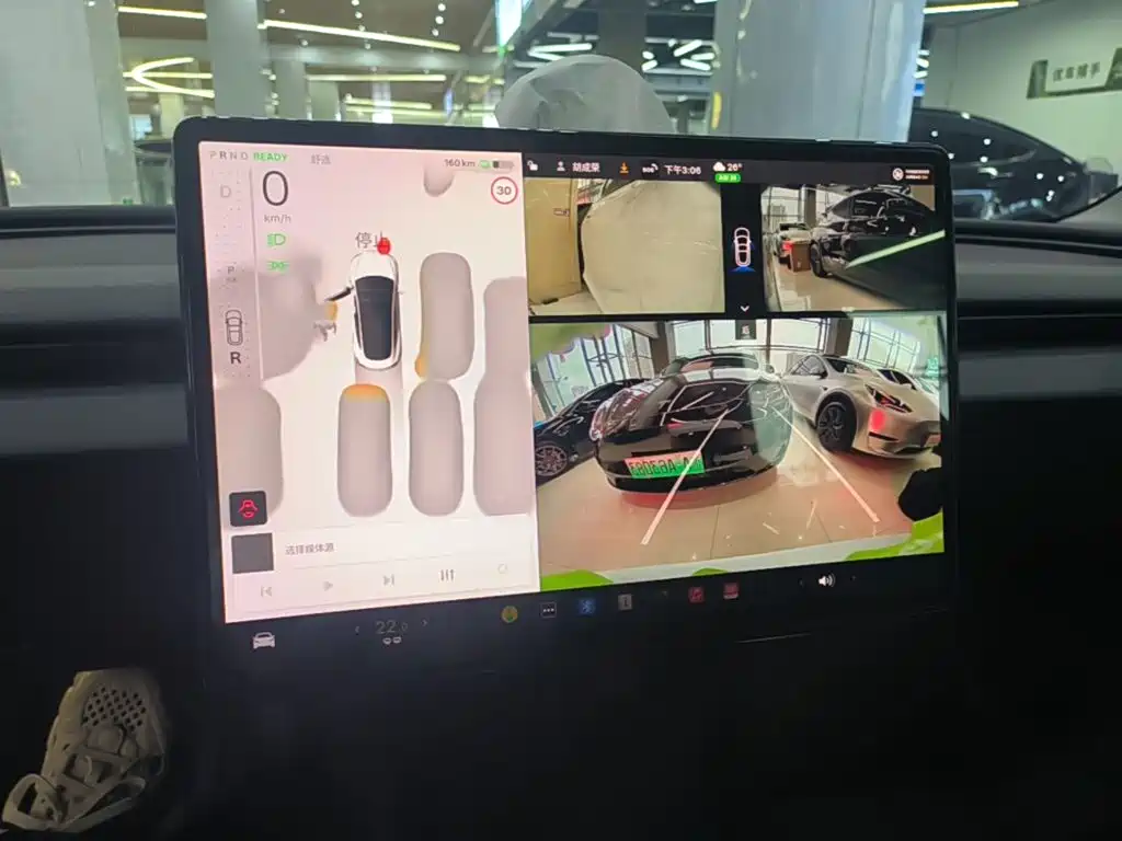 Tesla Model 3 — миниатюра 13