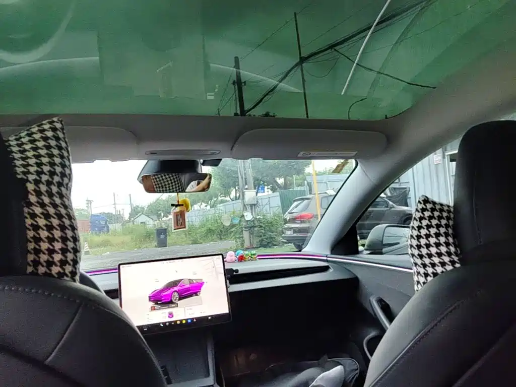 Tesla Model 3 — миниатюра 18
