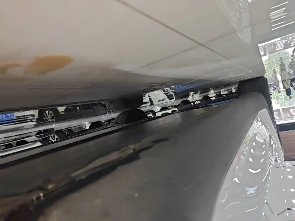 Tesla Model Y — миниатюра 21
