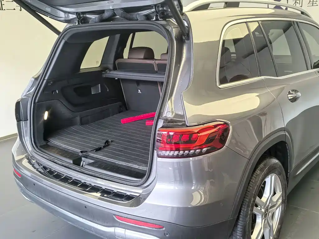 Mercedes-Benz GLB — миниатюра 8