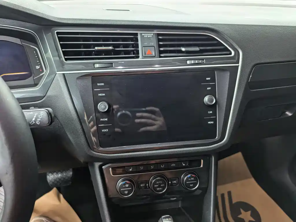 Volkswagen Tiguan — миниатюра 9