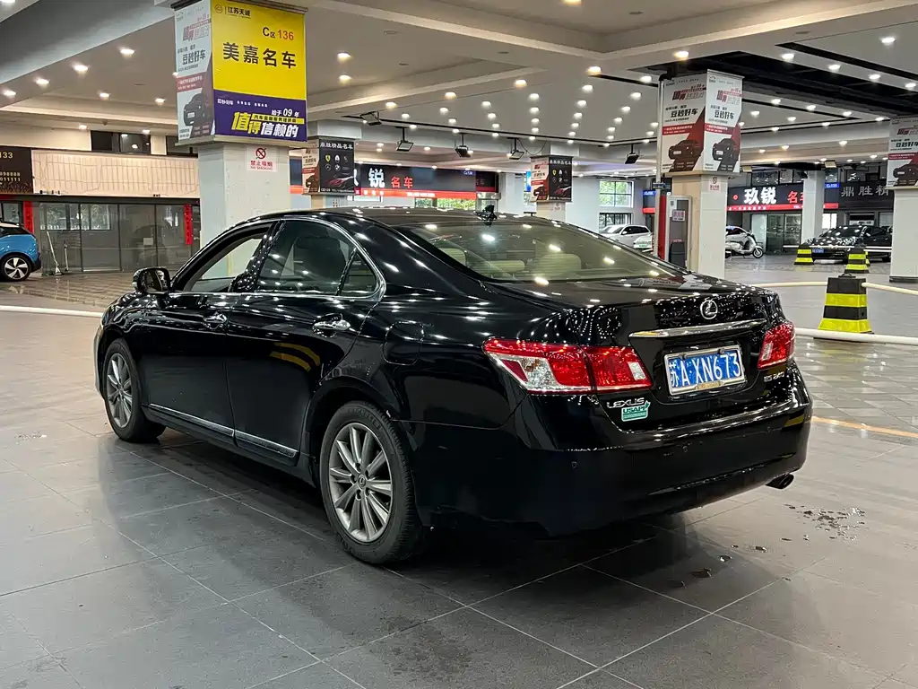 Lexus ES — миниатюра 5