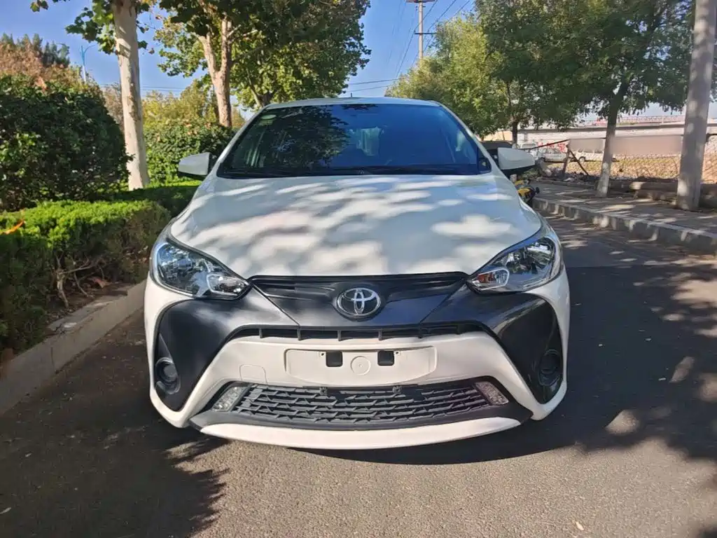 Toyota Yaris L — миниатюра 3