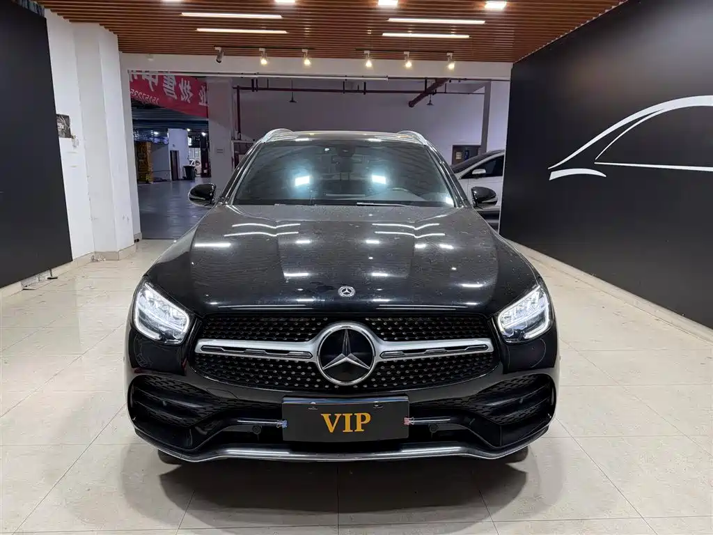 MERCEDES-BENZ GLC