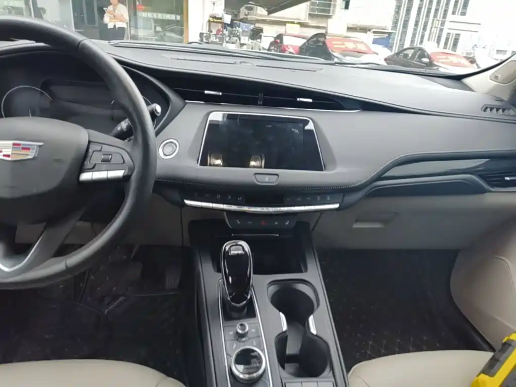 Cadillac XT4 — миниатюра 13