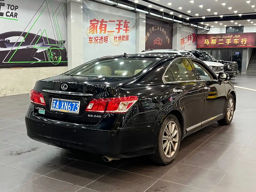 Lexus ES — миниатюра 7