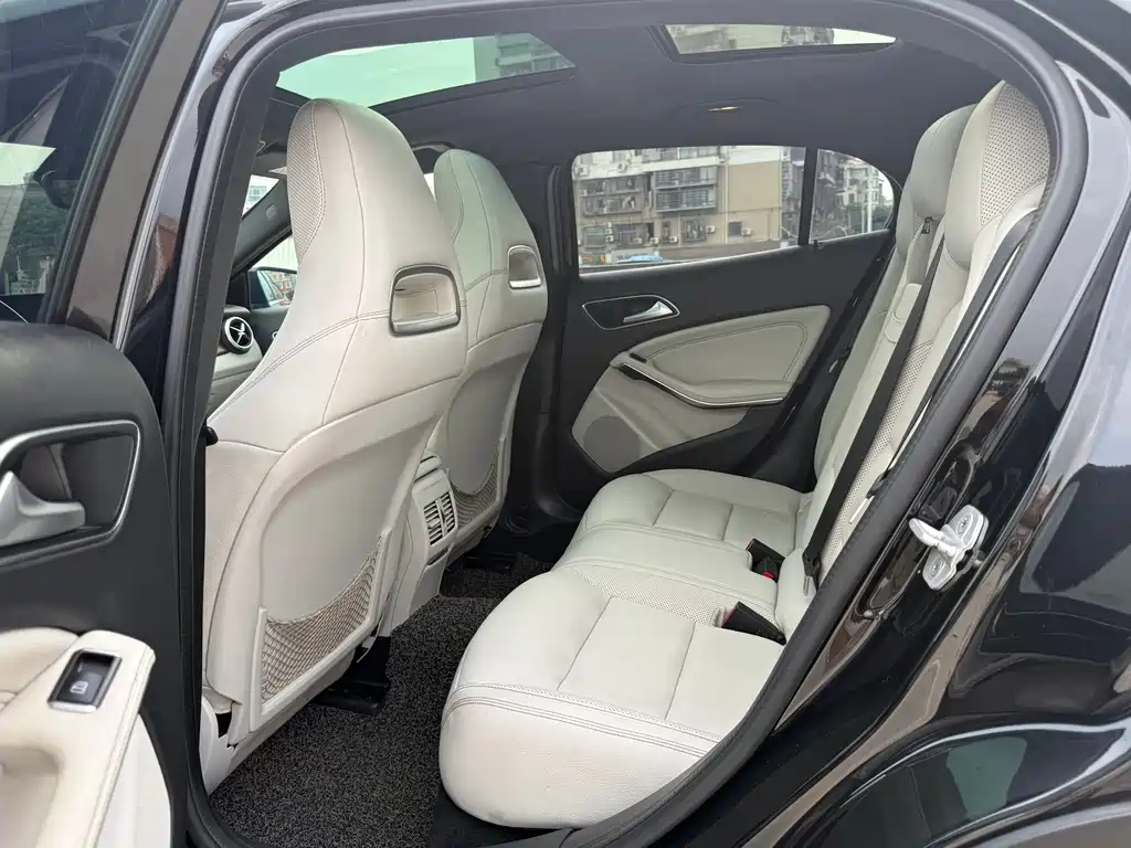 Mercedes-Benz GLA — миниатюра 14