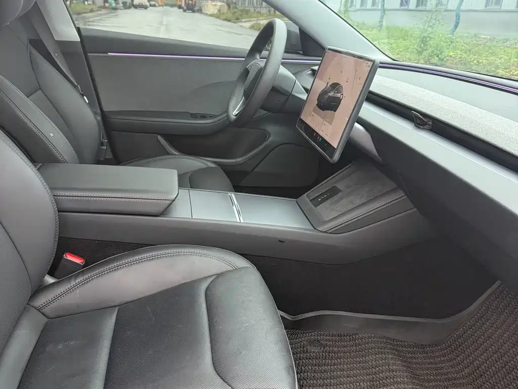 Tesla Model 3 — миниатюра 4