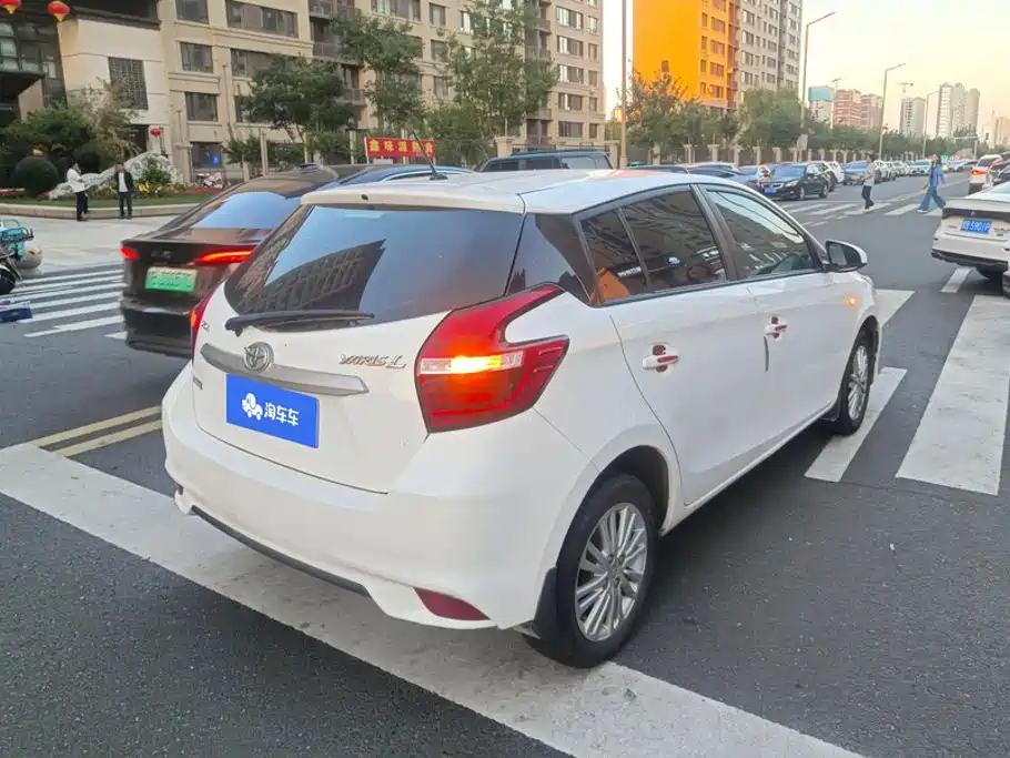 Toyota Yaris L — миниатюра 3