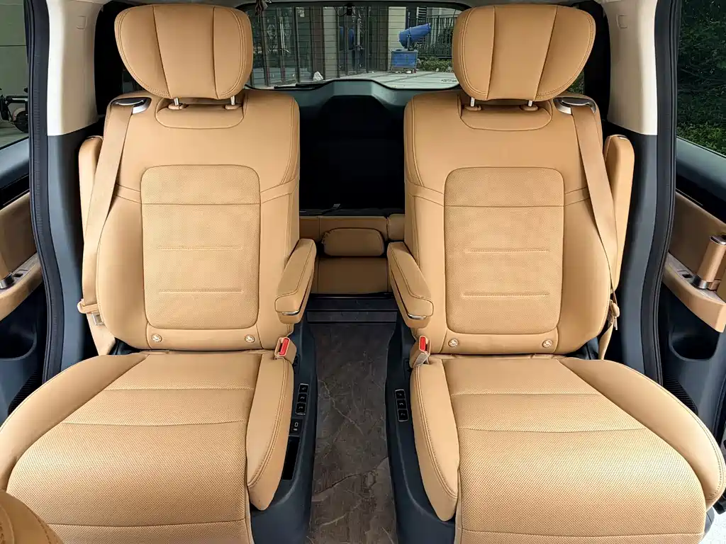 GAC Motor Trumpchi E8 PHEV — миниатюра 12
