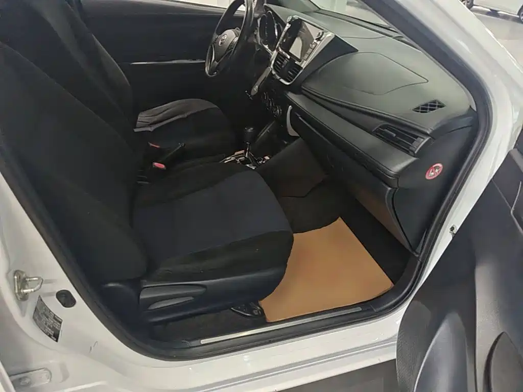 Toyota Yaris L — миниатюра 25