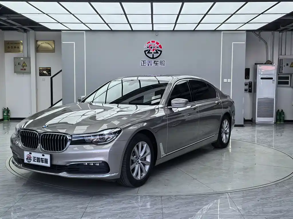 BMW 7 SERIES