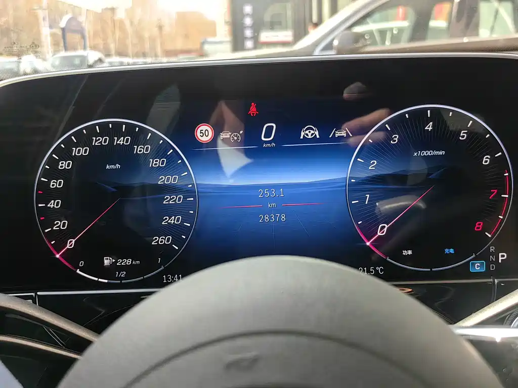 MERCEDES-BENZ E CLASS