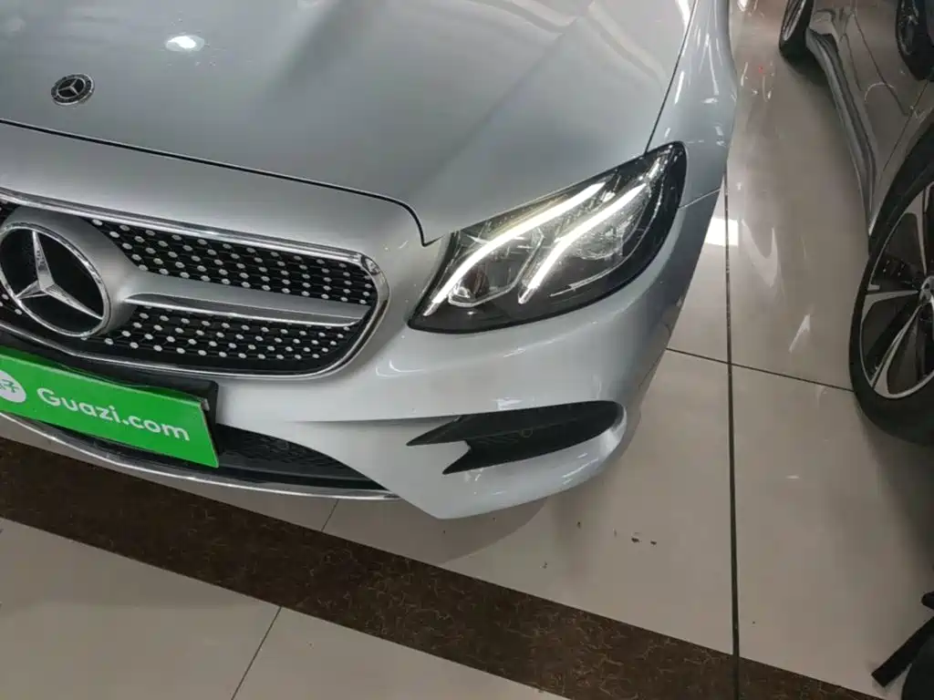 Mercedes-Benz E-Class (Import) — миниатюра 24